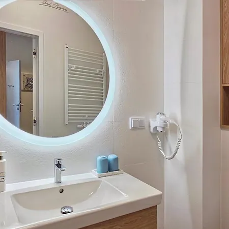아파트 Holidayhomepl Bel Mare F540 Z Osobna Sypialnia I Balkonem 미엥지즈드로예